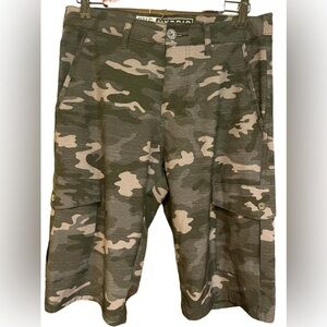 🔥🖤BKE Hybrid camouflage shorts size 29. Like new! NICE!